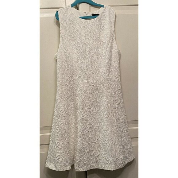 Forever 21 Dresses & Skirts - Forever‎ 21 Sz Small Women’s Sleevess White Dress